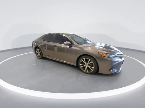 Certified 2020 Toyota Camry SE w/ Convenience Package FWD image 2