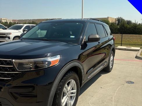 Used 2021 Ford Explorer XLT RWD image 1