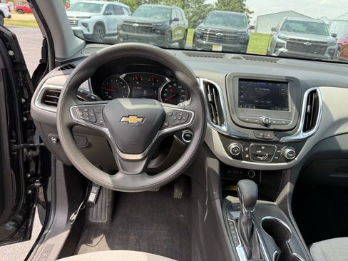 Used 2023 Chevrolet Equinox LS w/ LS Convenience Package AWD/4WD image 11