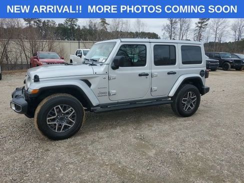 Certified 2024 Jeep Wrangler Unlimited Sahara w/ Dual Top Group image 2