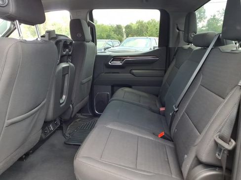 Used 2024 Chevrolet Silverado 1500 LT AWD/4WD image 16