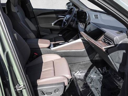 Certified 2025 Audi Q5 Prestige image 25