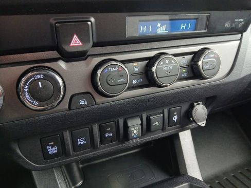 Certified 2022 Toyota Tacoma TRD Off-Road w/ Technology Package image 24