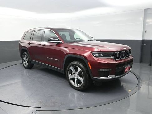 Used 2025 Jeep Grand Cherokee L Limited AWD/4WD image 10