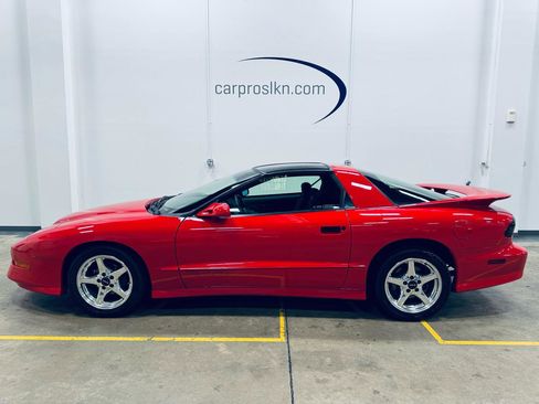 Used 1997 Pontiac Firebird Trans Am RWD image 4