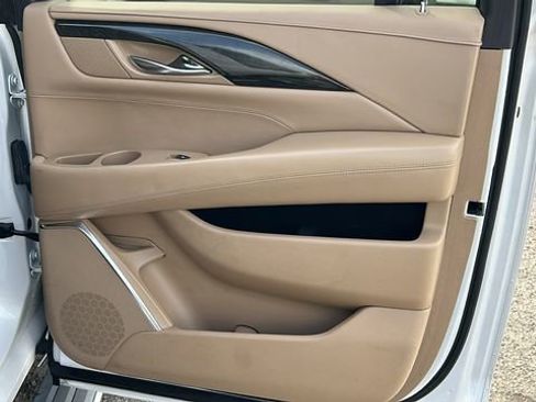 Used 2018 Cadillac Escalade ESV Platinum image 12