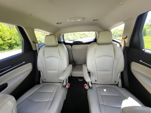 Used 2018 Buick Enclave Premium w/ Trailering Package AWD/4WD image 15