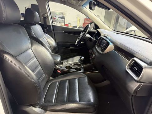 Used 2019 Kia Sorento EX image 28