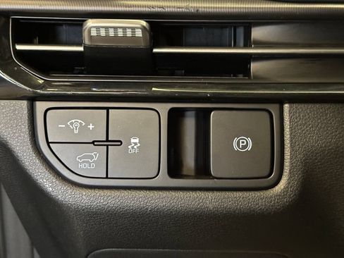 Used 2026 Kia Sportage EX FWD image 18