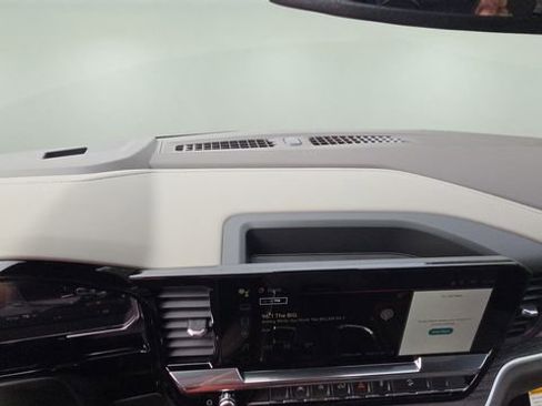 New 2026 GMC Sierra 1500 SLT w/ SLT Premium Package image 10