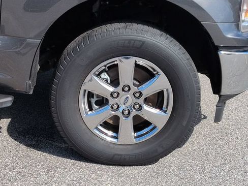 Used 2019 Ford F150 XLT w/ Equipment Group 302A Luxury AWD/4WD image 11