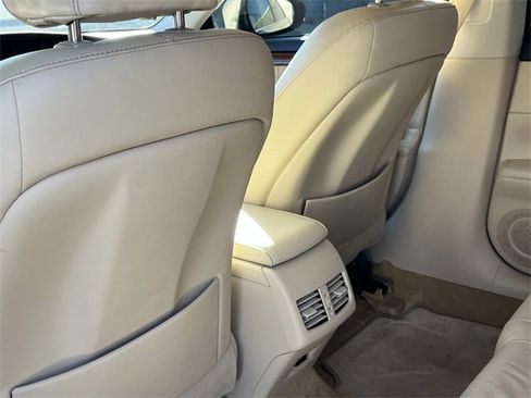 Used 2015 Lexus ES 300h image 19