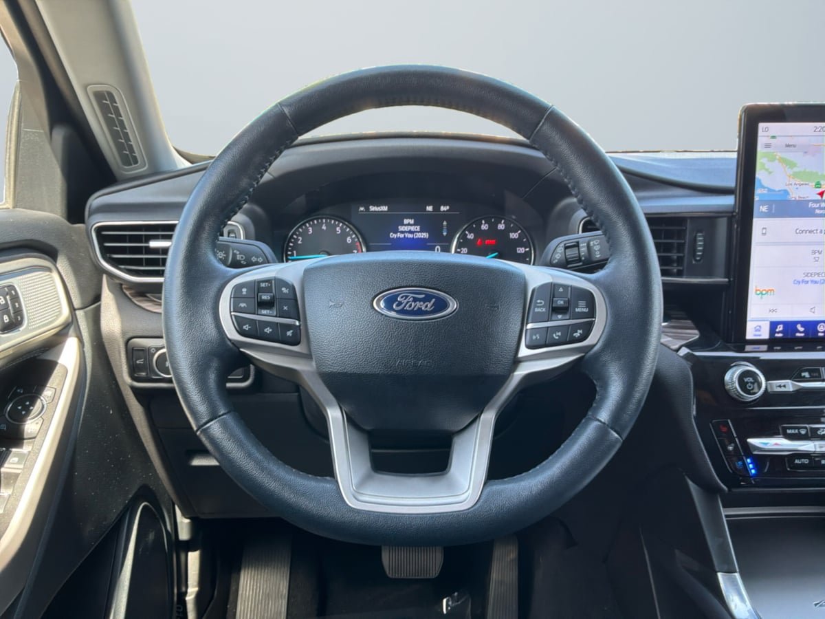 Used 2023 Ford Explorer Limited w/ Limited Technology Package RWD image 11