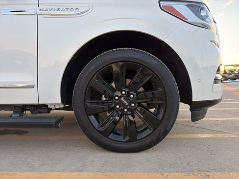 Used 2023 Lincoln Navigator Reserve image 37