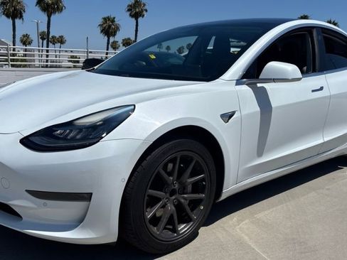 Used 2018 Tesla Model 3 Long Range RWD image 1