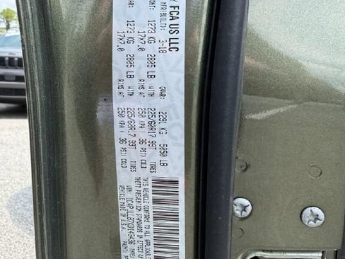 Used 2019 Jeep Cherokee Latitude Plus FWD image 33