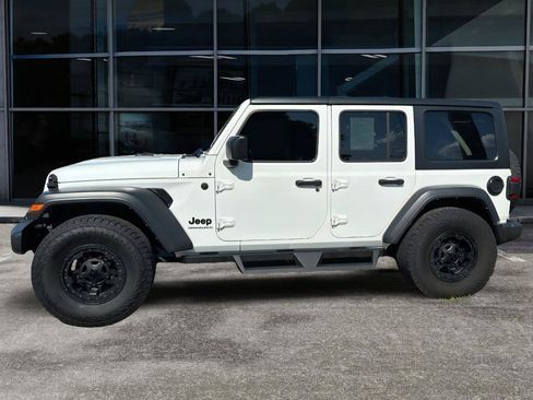Used 2024 Jeep Wrangler Unlimited Sport AWD/4WD image 4