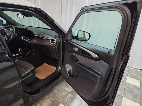 Used 2025 Chevrolet TrailBlazer ACTIV w/ Convenience Package FWD image 10