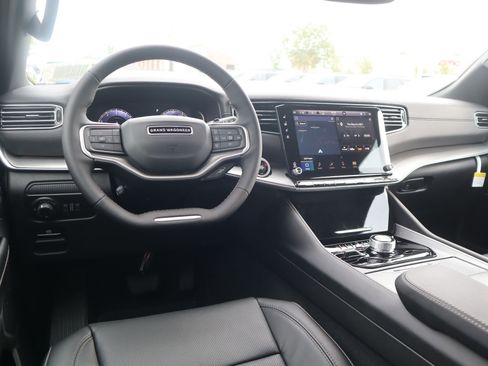 New 2026 Jeep Grand Wagoneer 4WD image 2