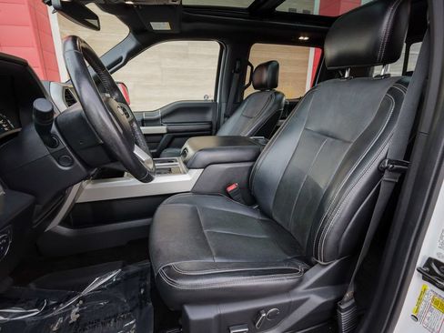 Used 2018 Ford F150 Lariat w/ Equipment Group 502A Luxury AWD/4WD image 13