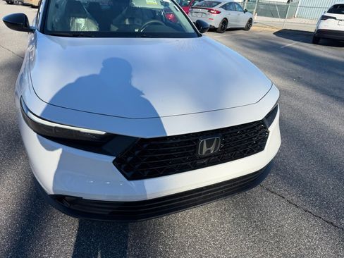 New 2025 Honda Accord SE image 16