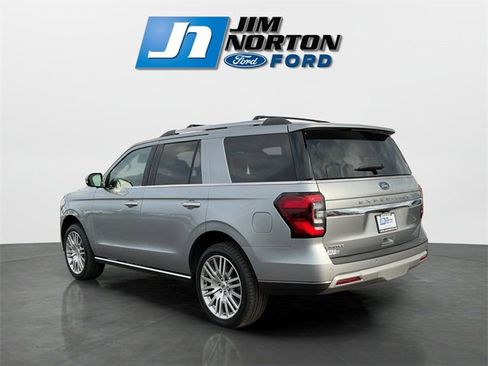 Used 2024 Ford Expedition Limited image 5