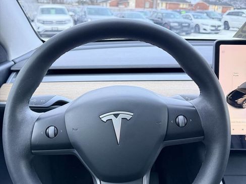 Used 2021 Tesla Model Y Long Range AWD/4WD image 11