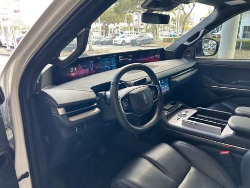 Used 2025 Lincoln Navigator Reserve w/ Jet Appearance Package image 7