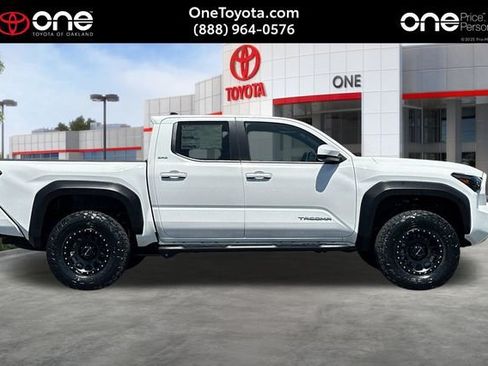 New 2026 Toyota Tacoma SR5 AWD/4WD image 3