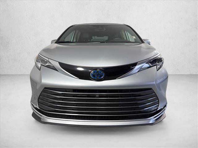 Used 2022 Toyota Sienna Platinum FWD image 10