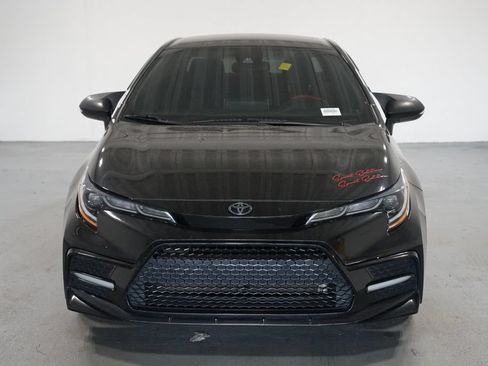 Used 2021 Toyota Corolla SE FWD image 2