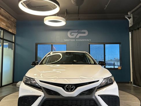 Used 2021 Toyota Camry SE w/ Convenience Package AWD/4WD image 8