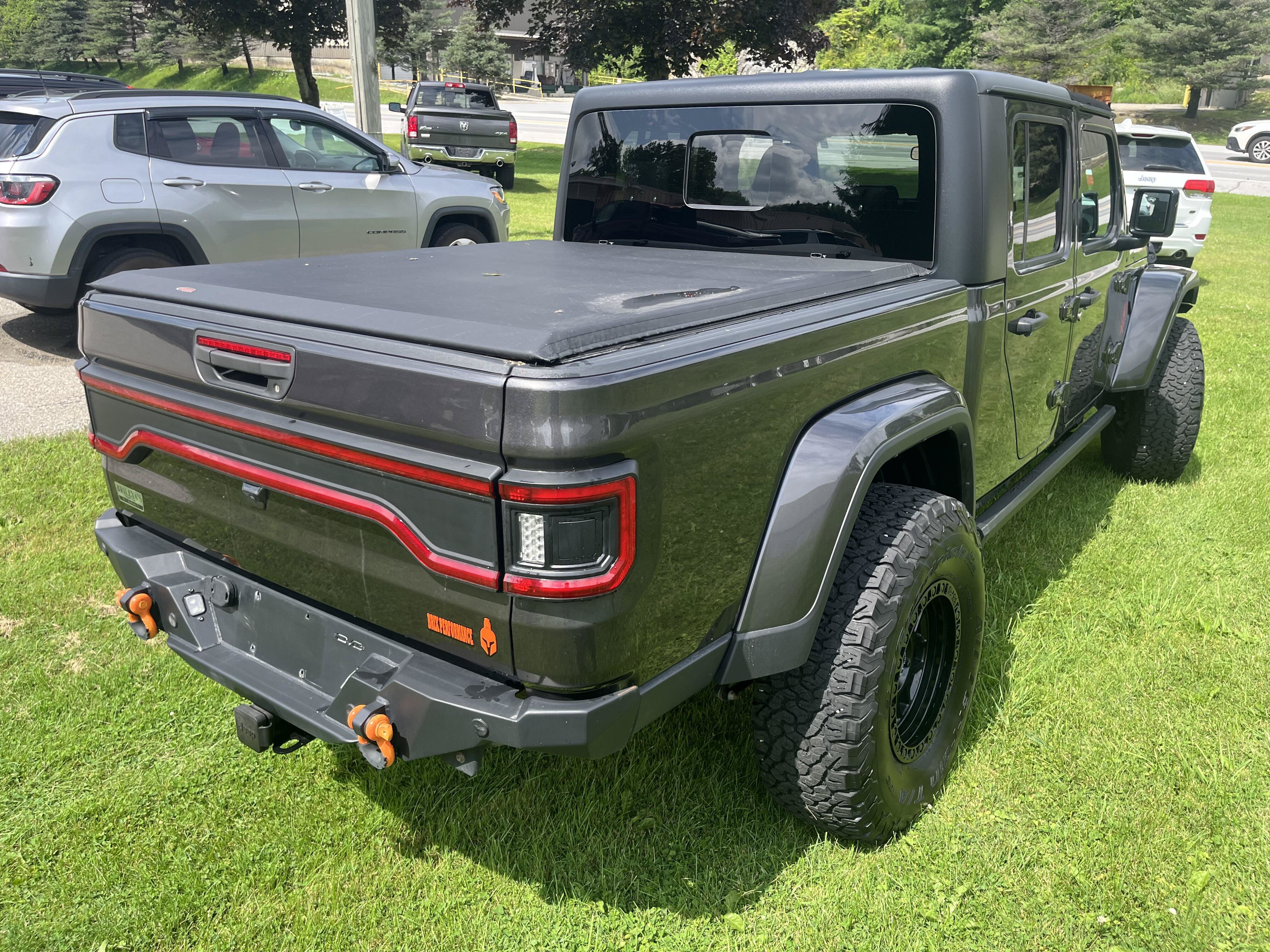 Certified 2024 Jeep Gladiator Sport AWD/4WD image 5