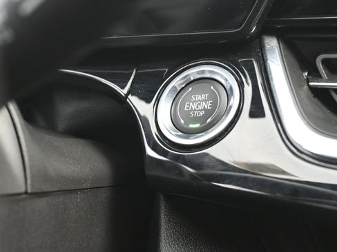 Used 2025 Chevrolet Trax RS w/ Driver Confidence Package image 17