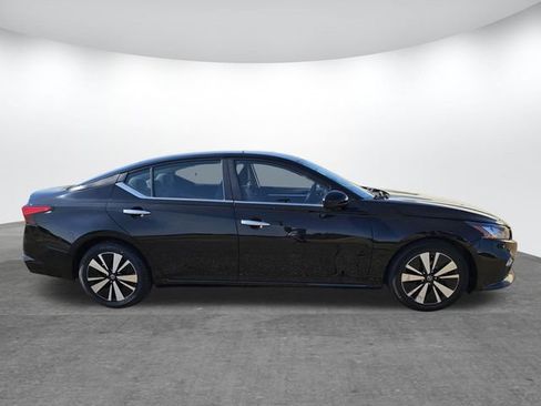 Used 2022 Nissan Altima 2.5 SV image 3