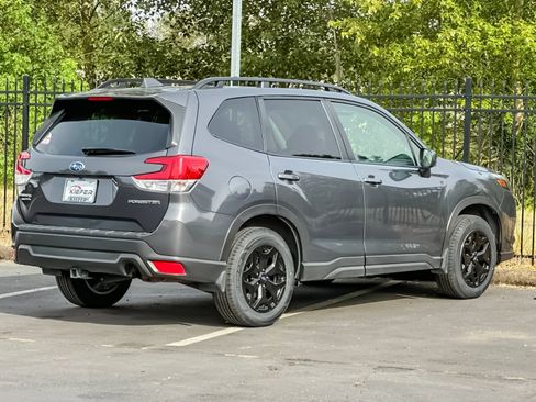 Used 2023 Subaru Forester Premium AWD/4WD image 3