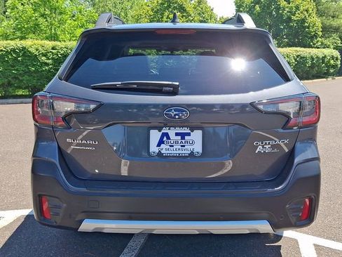 Used 2022 Subaru Outback Limited AWD/4WD image 5