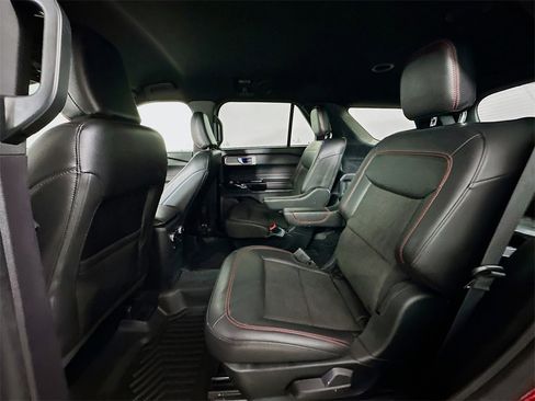 Used 2023 Ford Explorer ST-Line w/ Class IV Trailer Tow Package image 17