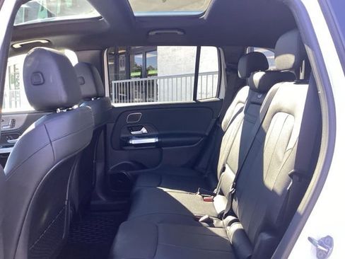 Used 2021 Mercedes-Benz GLB 250 4MATIC w/ Premium Package image 24