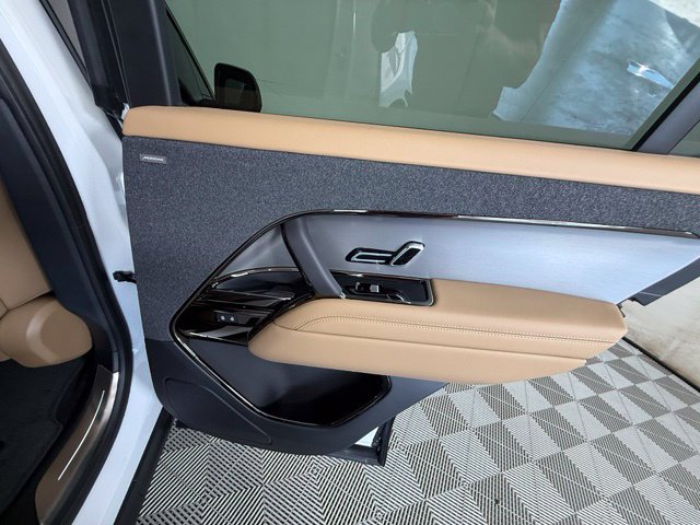 New 2027 Land Rover Range Rover Sport SE AWD/4WD image 36