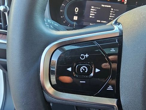 Certified 2024 Volvo V60 B5 Cross Country Plus image 23