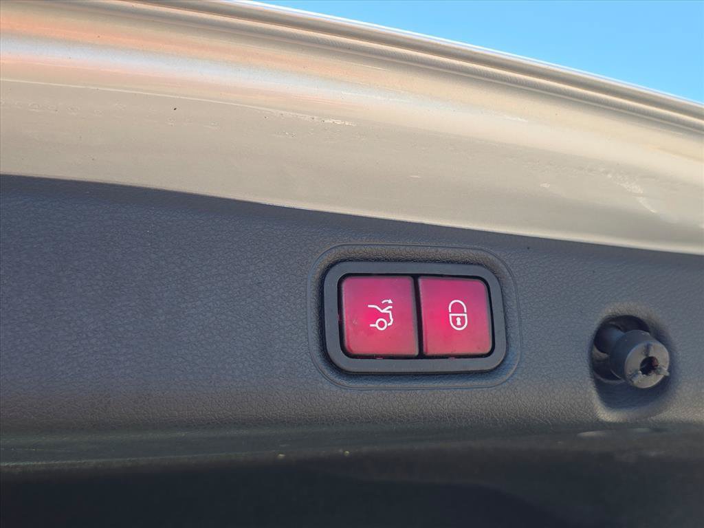 Used 2017 Mercedes-Benz E 300 image 14