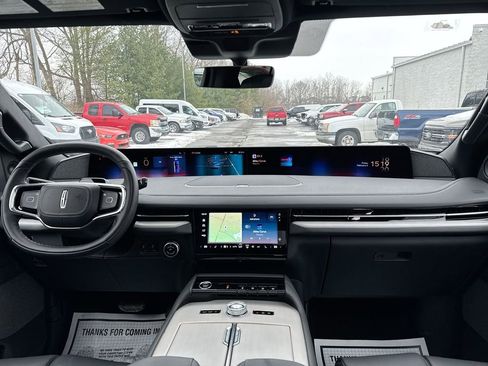New 2026 Lincoln Navigator Reserve w/ Jet Appearance Package AWD/4WD image 10