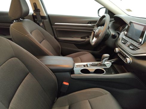Used 2023 Nissan Altima 2.5 SV AWD/4WD image 21