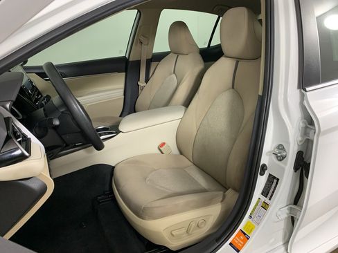 Used 2023 Toyota Camry LE image 28