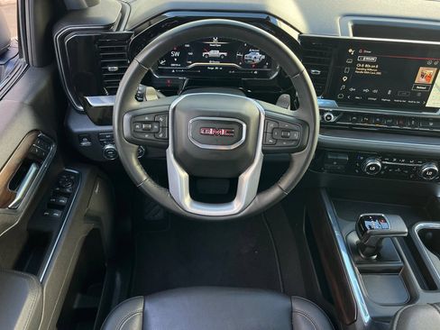 Used 2025 GMC Sierra 1500 SLT w/ SLT Premium Plus Package AWD/4WD image 18