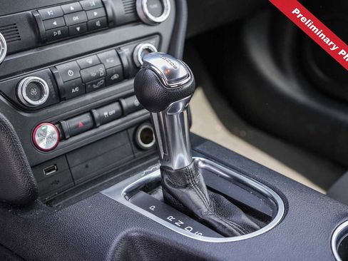 Used 2022 Ford Mustang Convertible RWD image 17