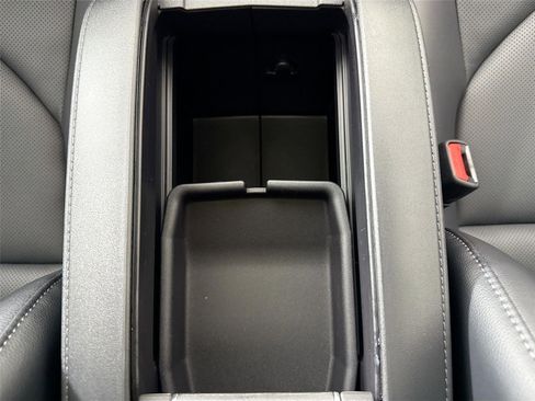 New 2026 Toyota Highlander Limited image 35