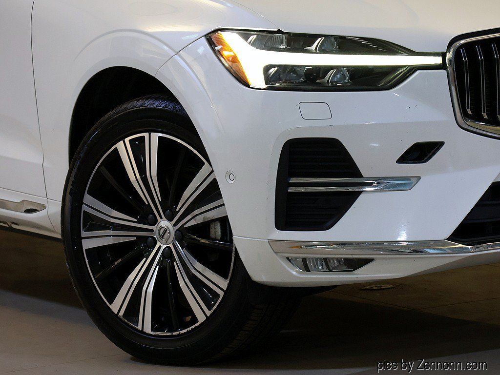 Used 2023 Volvo XC60 B5 Plus w/ Climate Package AWD/4WD image 3