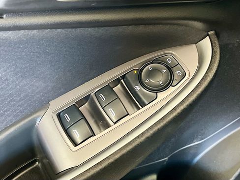 Used 2025 Chevrolet Malibu RS FWD image 17